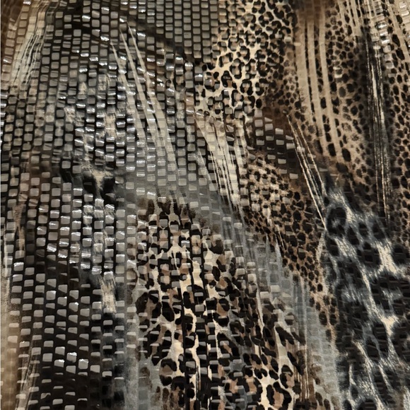 Unyx one shoulder mixed media print with flat sequins - Picture 3 of 4